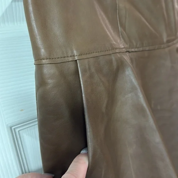 Brunello Cucinelli brown leather pleated skirt with pockets
